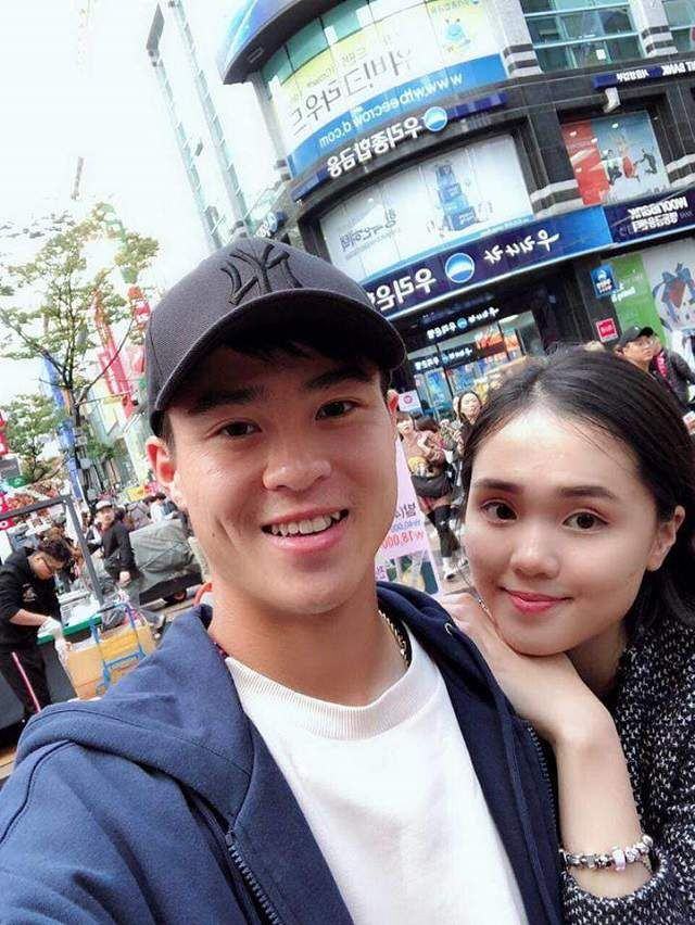Hình ảnh Đỗ Duy Mạnh và bạn gái đi du lịch được công khai khoe trên facebook cá nhân