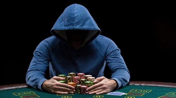 Poker Bluff là gì? Chiến thuật Bluff trong Poker giúp thắng mọi hand bài