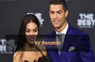 Vợ Ronaldo: Câu chuyện tình lãng mạn của siêu sao bóng đá